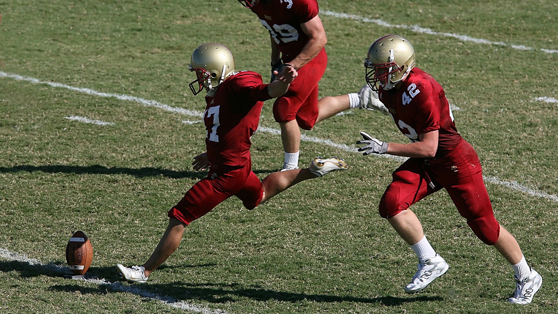 神操作！曼联追巴西新星替代拉什福德，巴萨靠20%条款躺赚，曼联传奇_面对巅峰期的巴萨支柱 我就像业余球员